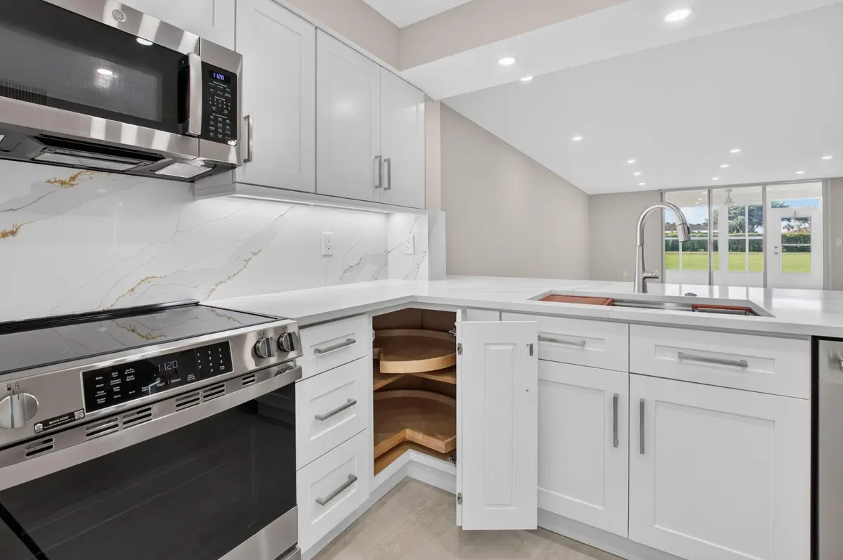 Kitchen at 5914 REGAL GLEN Drive 107, Boynton Beach