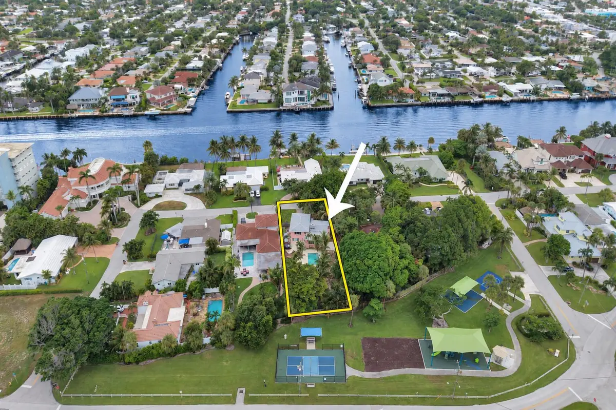 INTRACOASTAL & PARK SETTING at 460 SE 18TH Avenue, Deerfield Beach