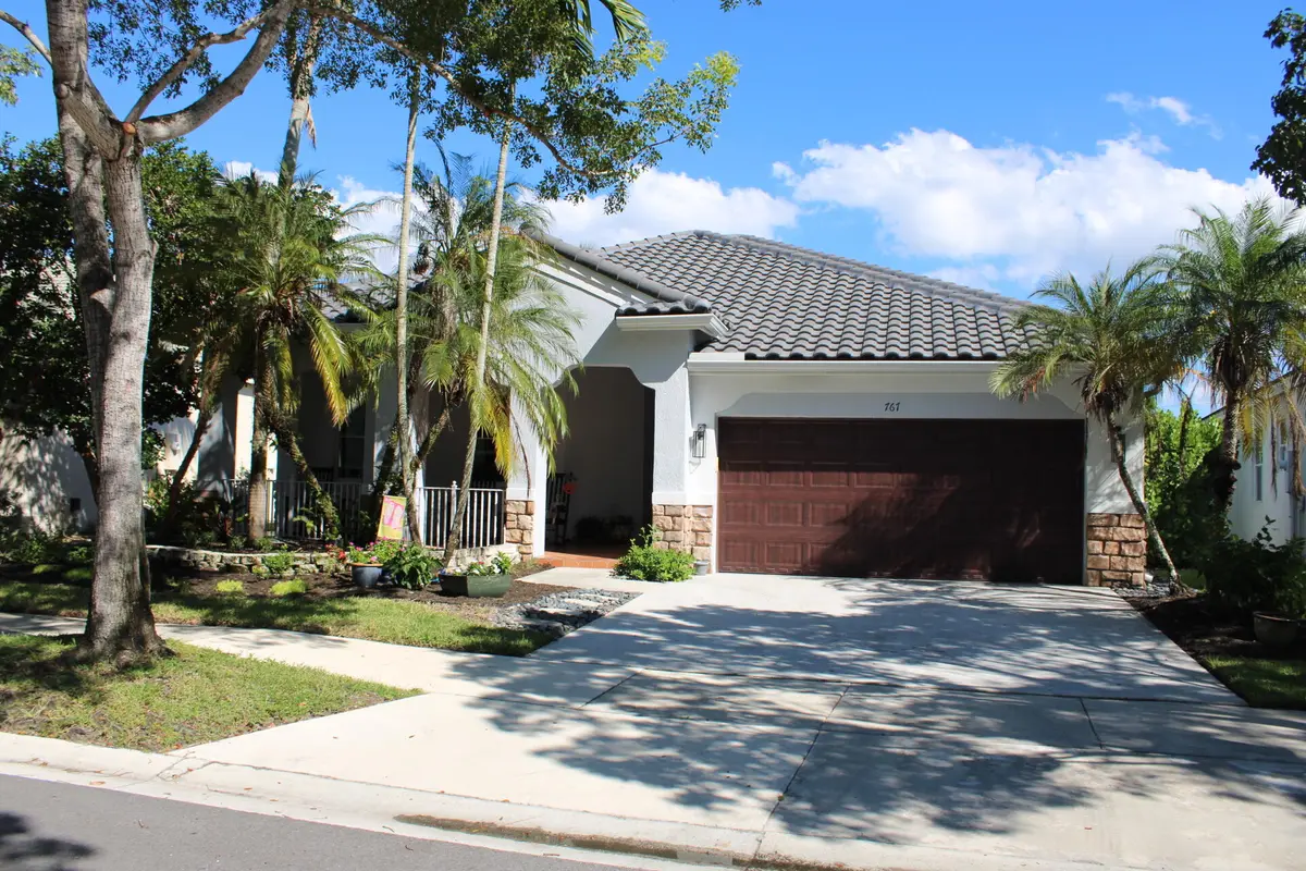 Curbside view at 767 Nandina Drive, Weston