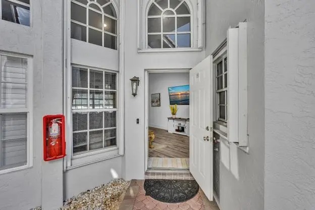alth6tw38i at 5190 SABAL GARDENS Lane 6, Boca Raton