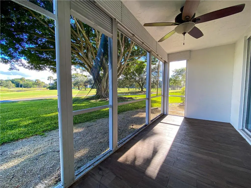 Photo 2 at 3900 Oaks Clubhouse Drive 106, Pompano Beach