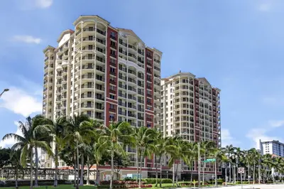 2011 N OCEAN Boulevard 205, Fort Lauderdale – Condominium for sale