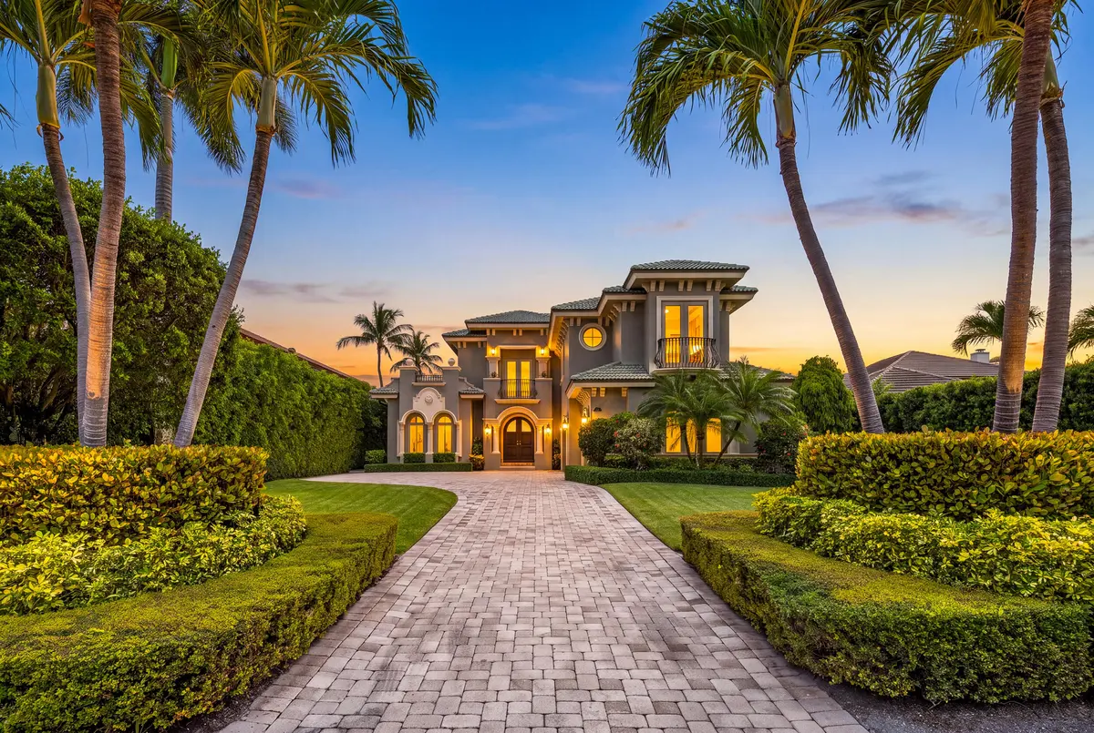 152_et6a8826_custom_custom at 1207 N ATLANTIC Drive, Lantana