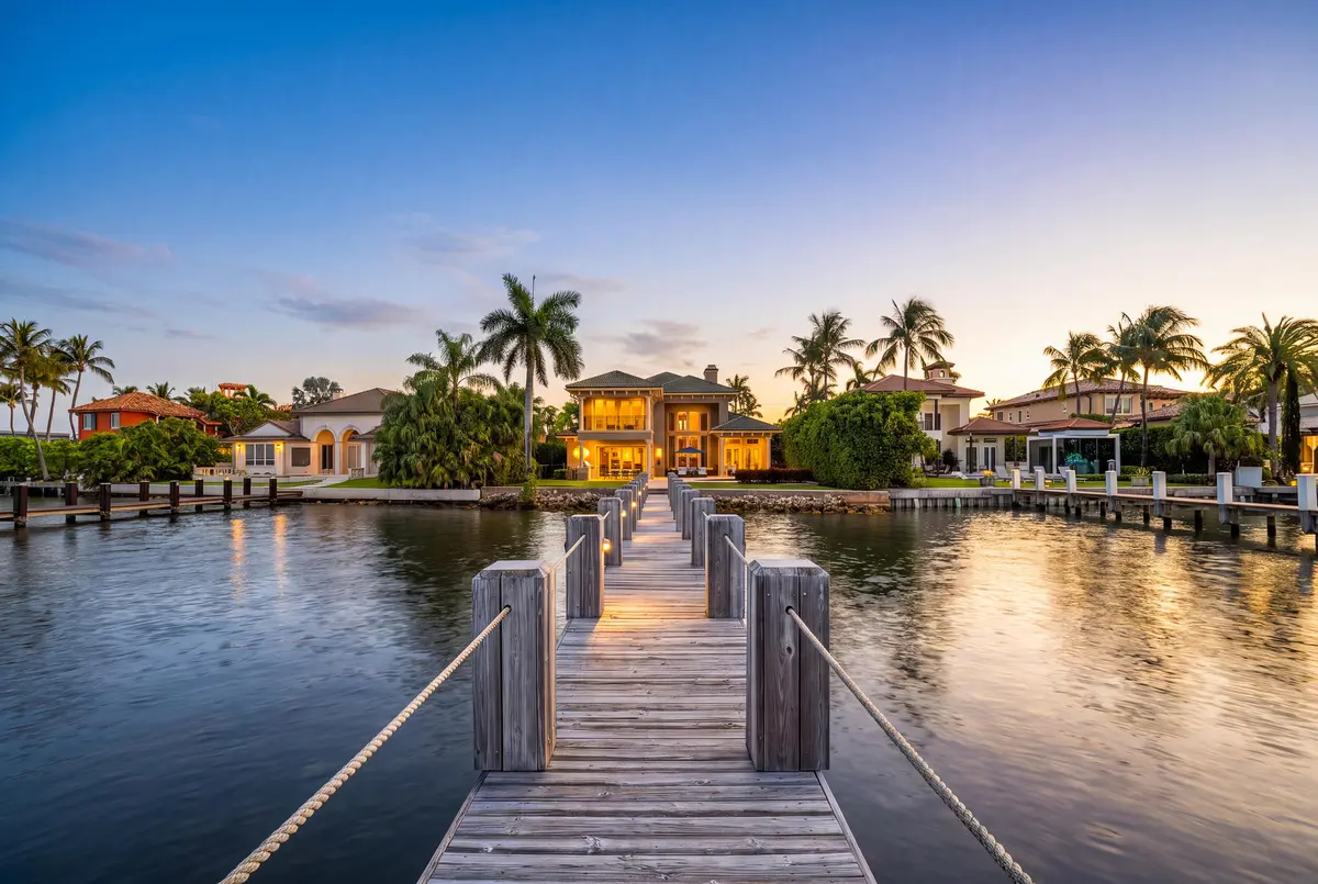 154_et6a8899_custom_custom at 1207 N ATLANTIC Drive, Lantana