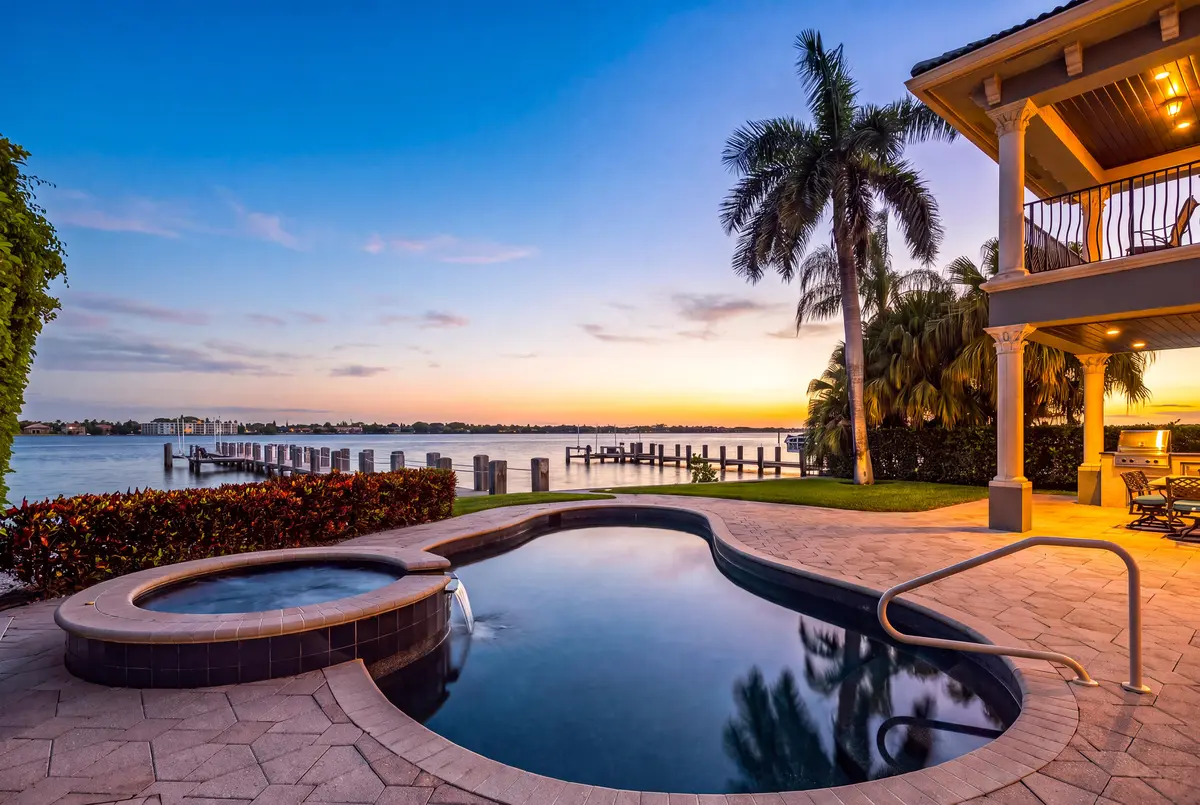 158_et6a8916_custom_custom at 1207 N ATLANTIC Drive, Lantana