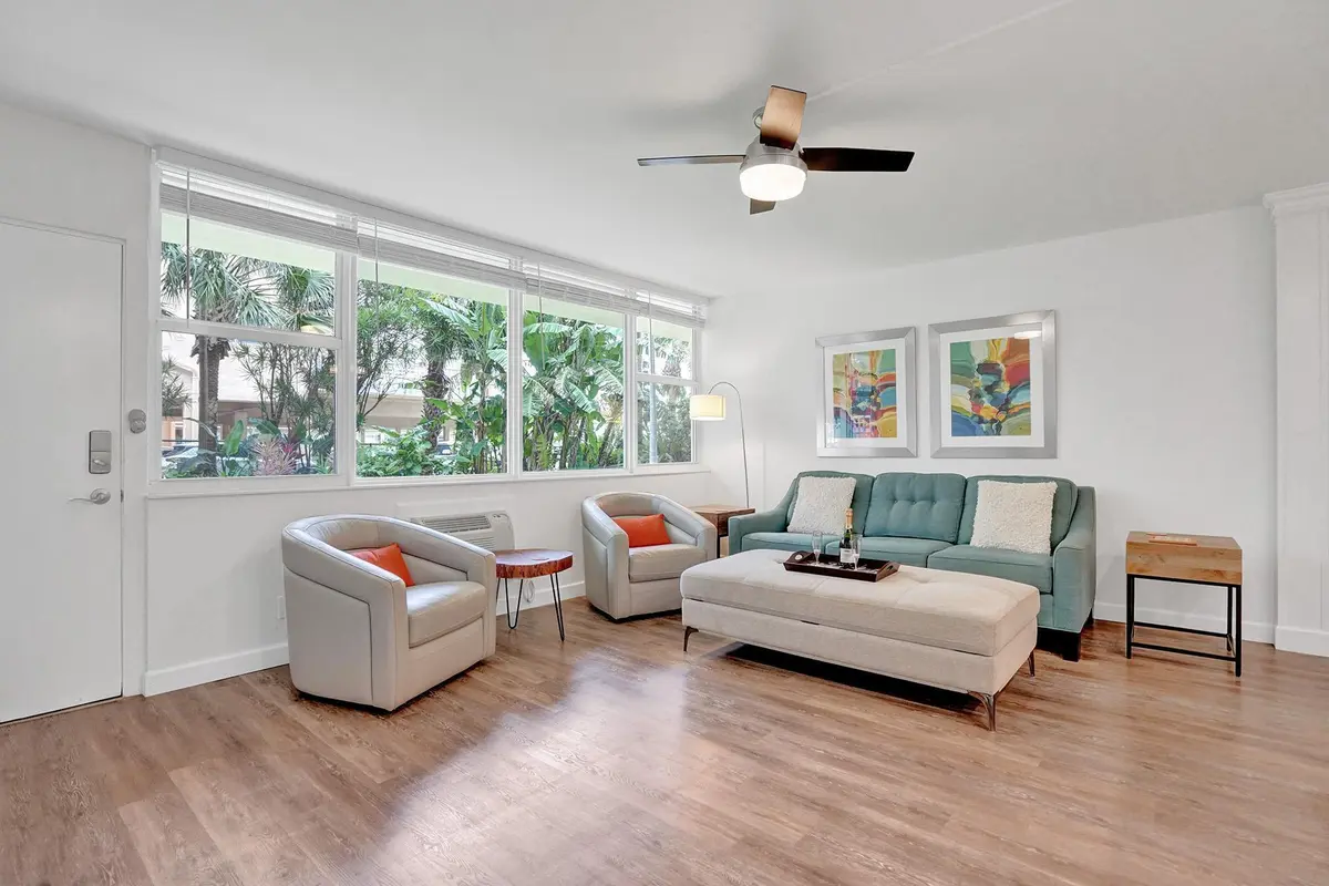 DSC01987 at 101 N Birch Road 102, Fort Lauderdale