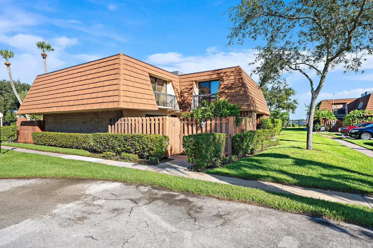 825 Center St 20C-1 at 825 CENTER Street 20C, Jupiter