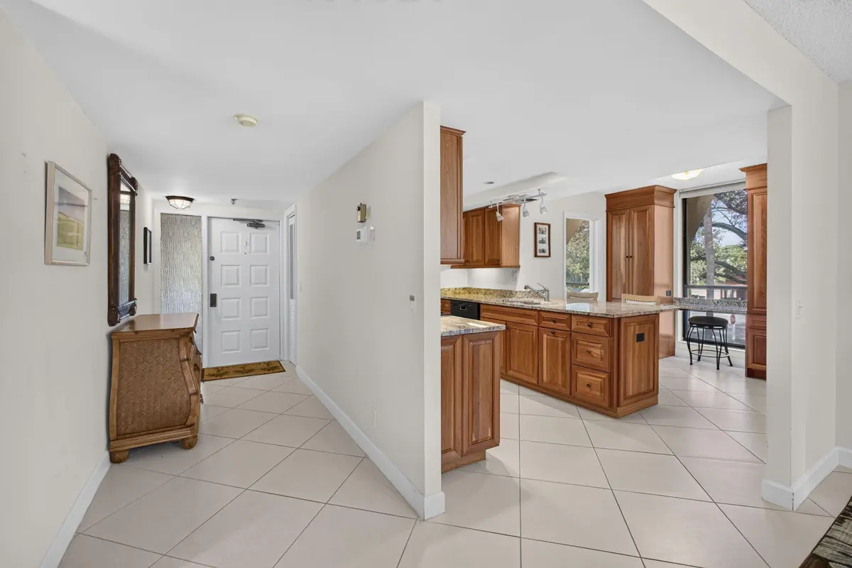 14-web-or-mls-WL - Entry, Kitchen at 5344 WOODLAND LAKES Drive 225, Palm Beach Gardens