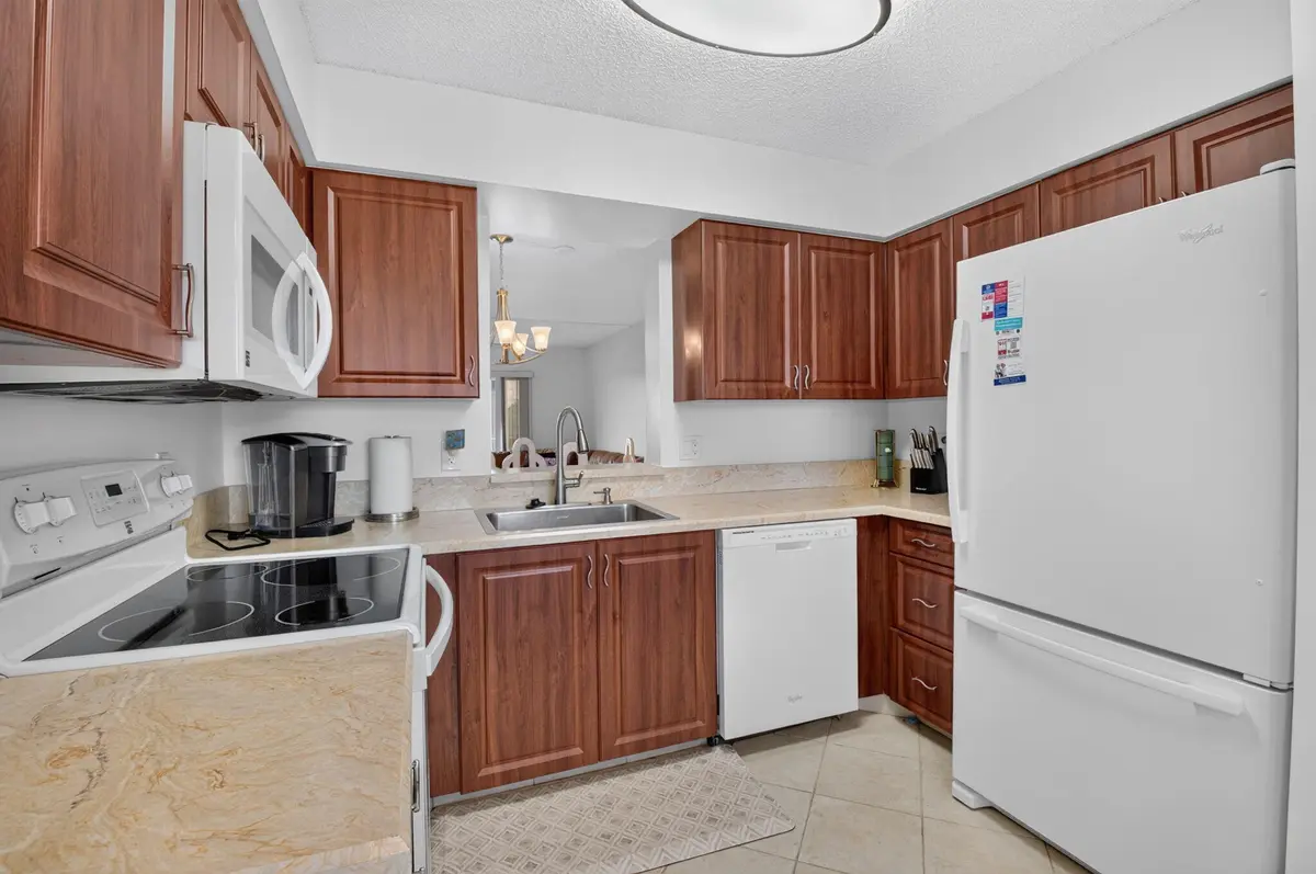 14-web-or-mls-DSC_6639 at 6936 HUNTINGTON Lane 403, Delray Beach