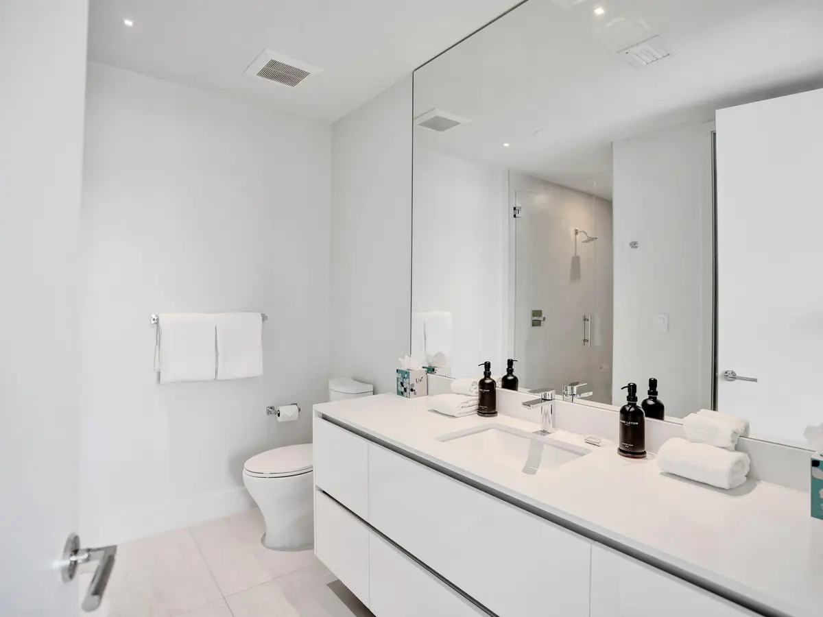 10-web-or-mls-DSC02047 at 305 BRINY Avenue 401, Pompano Beach
