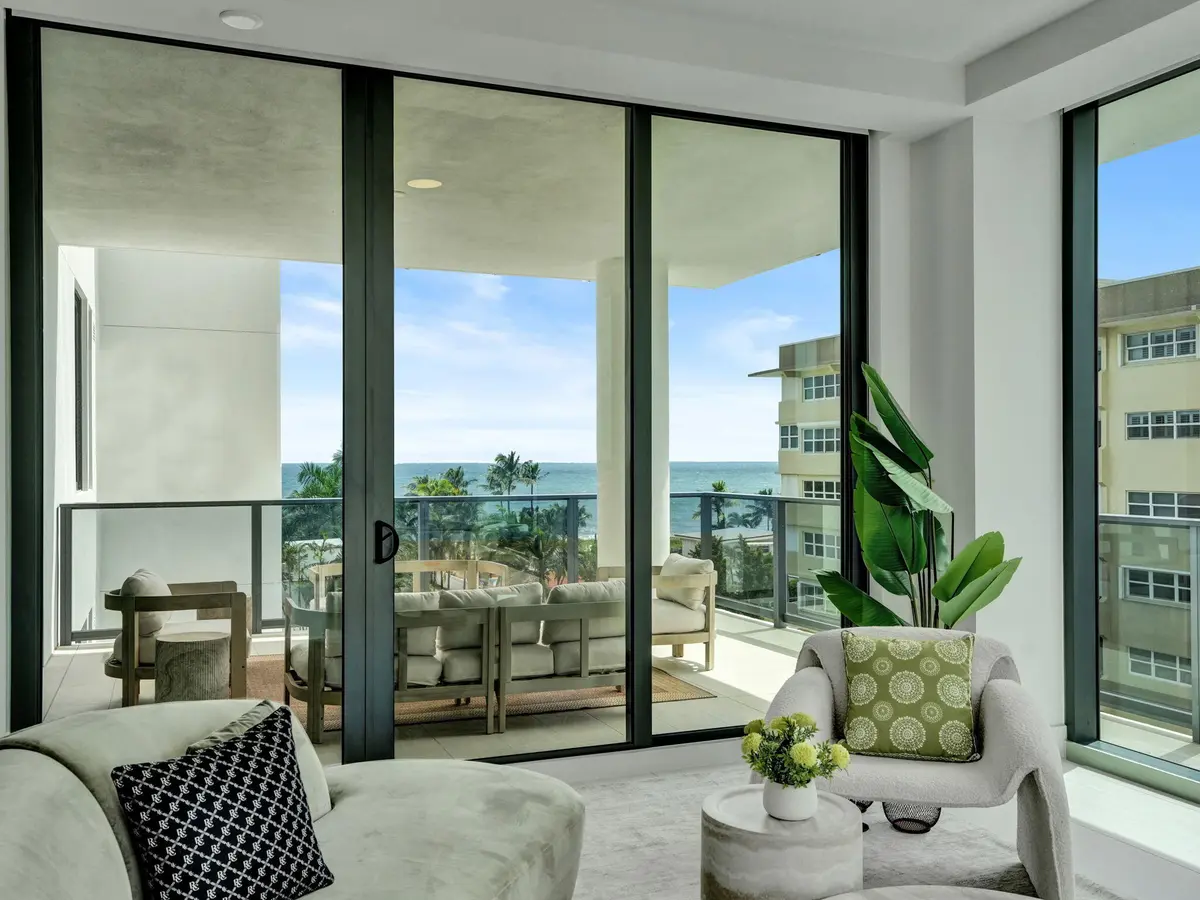 44-web-or-mls-DSC02152 at 305 BRINY Avenue 401, Pompano Beach