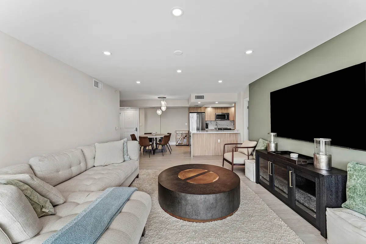 Living at 99 SE Mizner Boulevard 627, Boca Raton