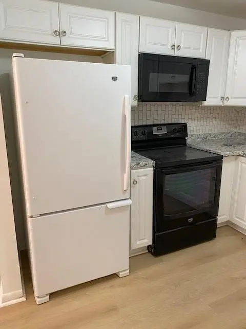Kitchen at 1805 Eleuthera Point N1, Coconut Creek
