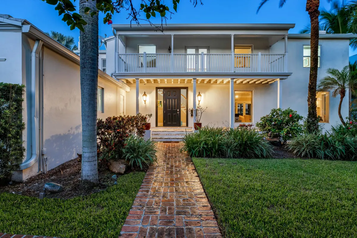 mls_FRONT_STRAIGHT_SUNRISE_DT at 440 Lido Drive, Fort Lauderdale
