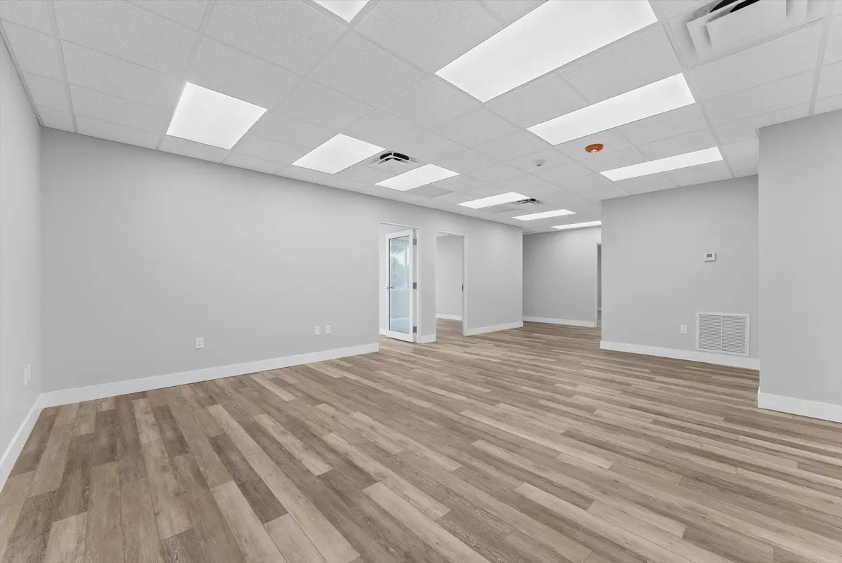 04 - Open Work Area Alternate View at 5114 OKEECHOBEE Boulevard 210, West Palm Beach
