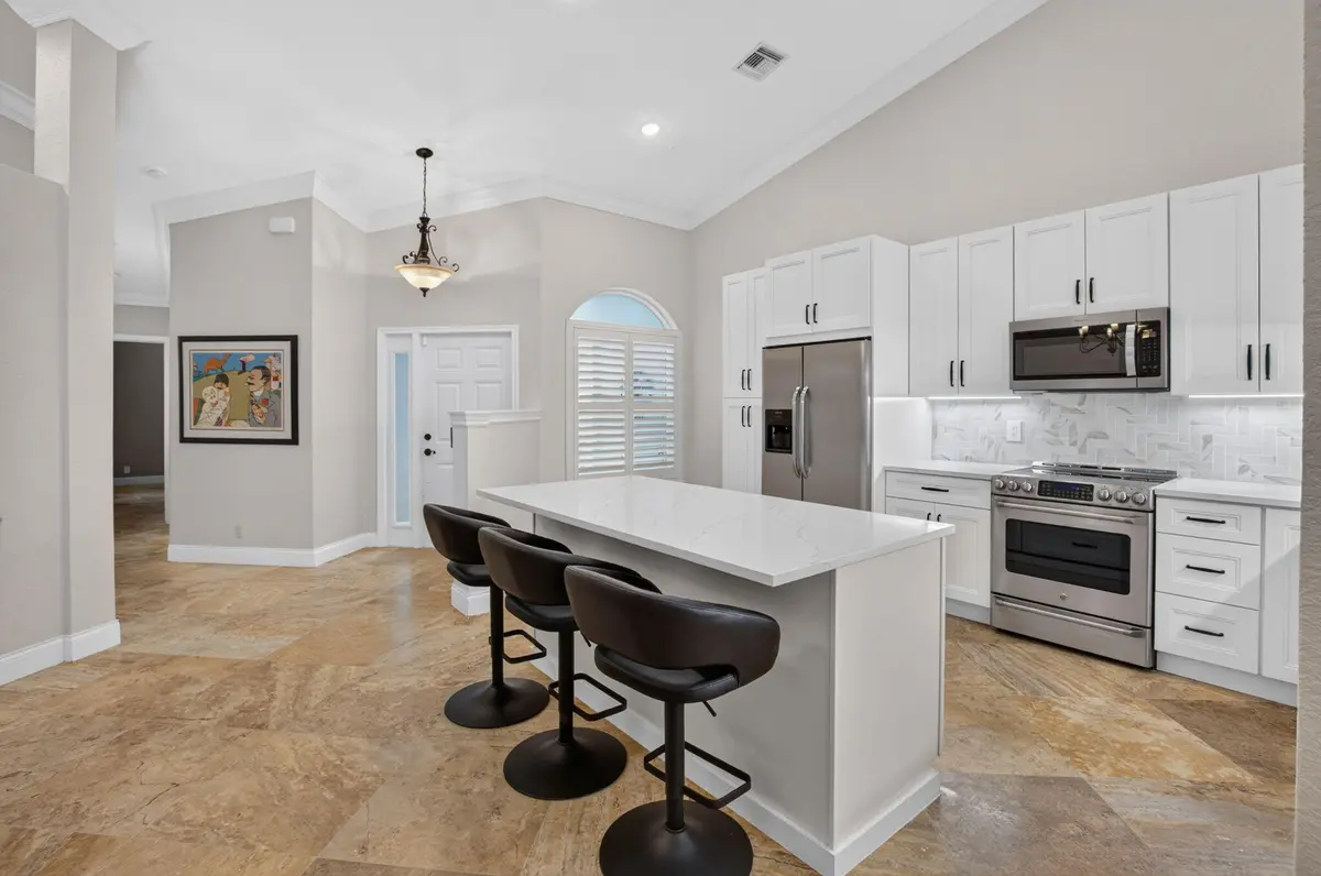 Quartz Countertops at 8547 VIA SERENA 8547, Boca Raton