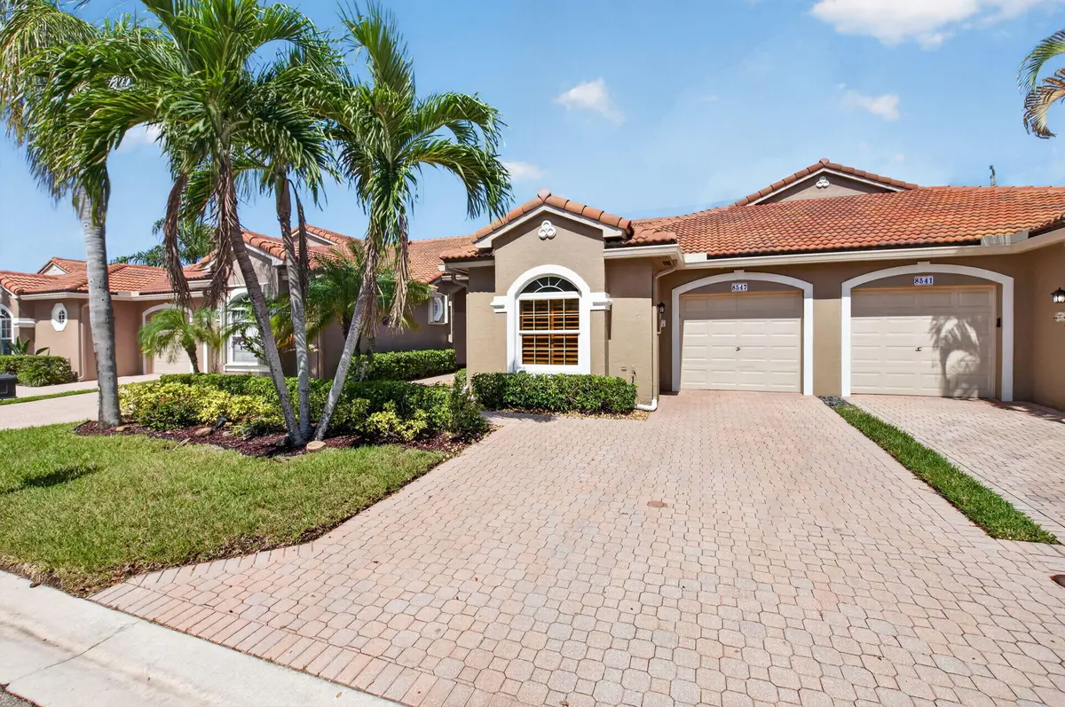 1 car garage double wide driveway at 8547 VIA SERENA 8547, Boca Raton