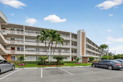 3033 Hythe B, Boca Raton – Condominium for sale