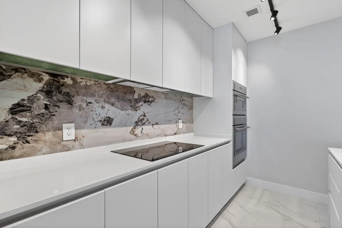 20251203025826683941000000-o at 700 NE 24th Street 2006, Miami