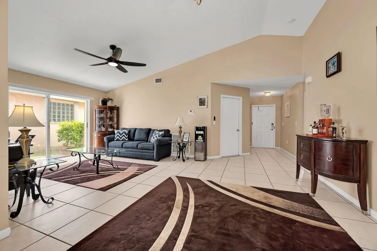 5-7757 at 7757 NW 25TH Street, Margate