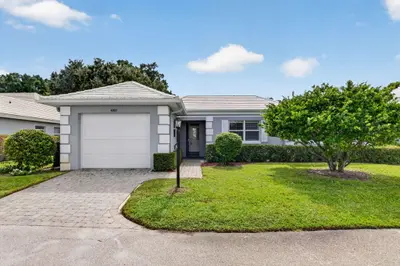 4860 S LAKE Drive, Boynton Beach – Villa for sale