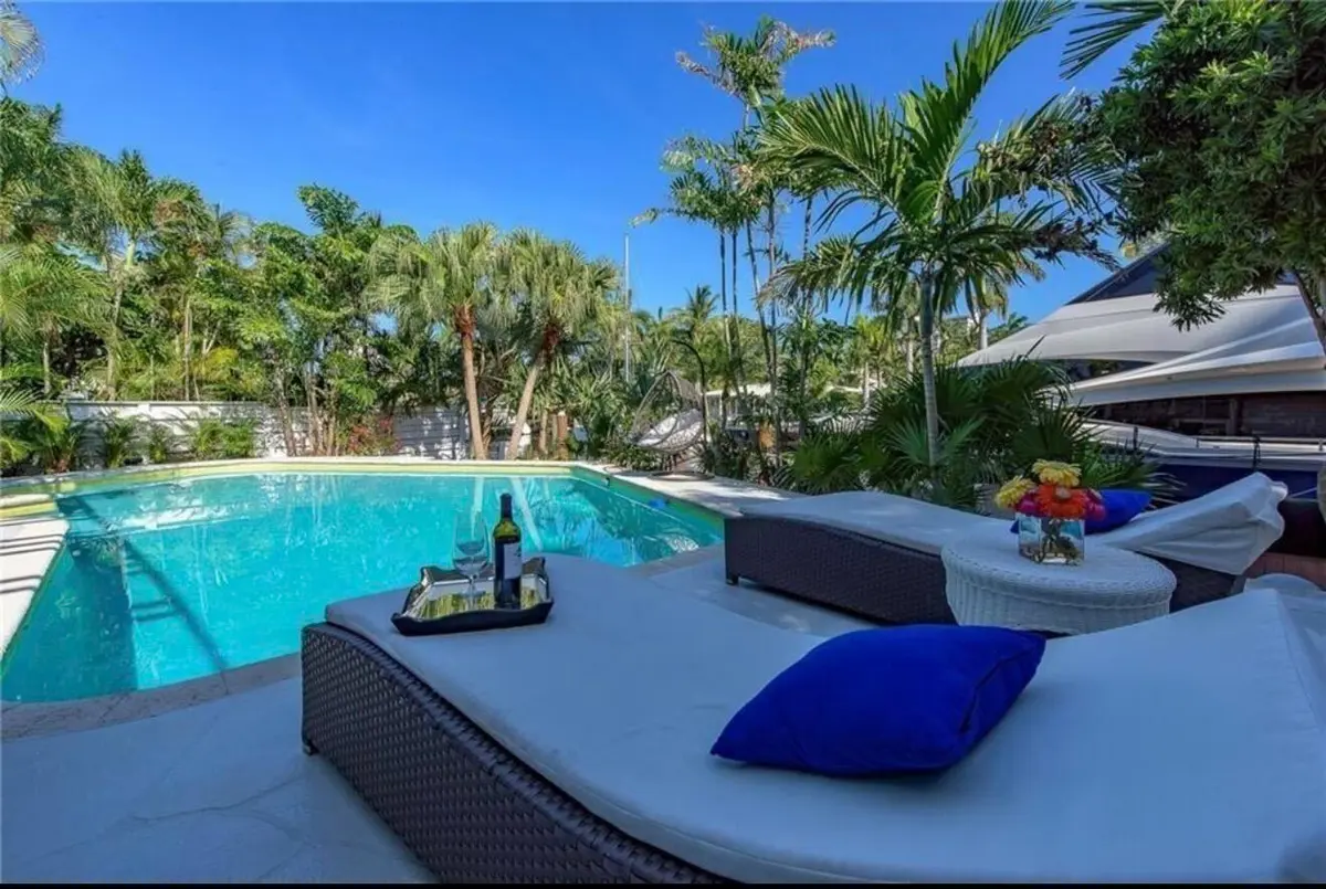 IMG_7926 at 28 PELICAN Drive, Fort Lauderdale
