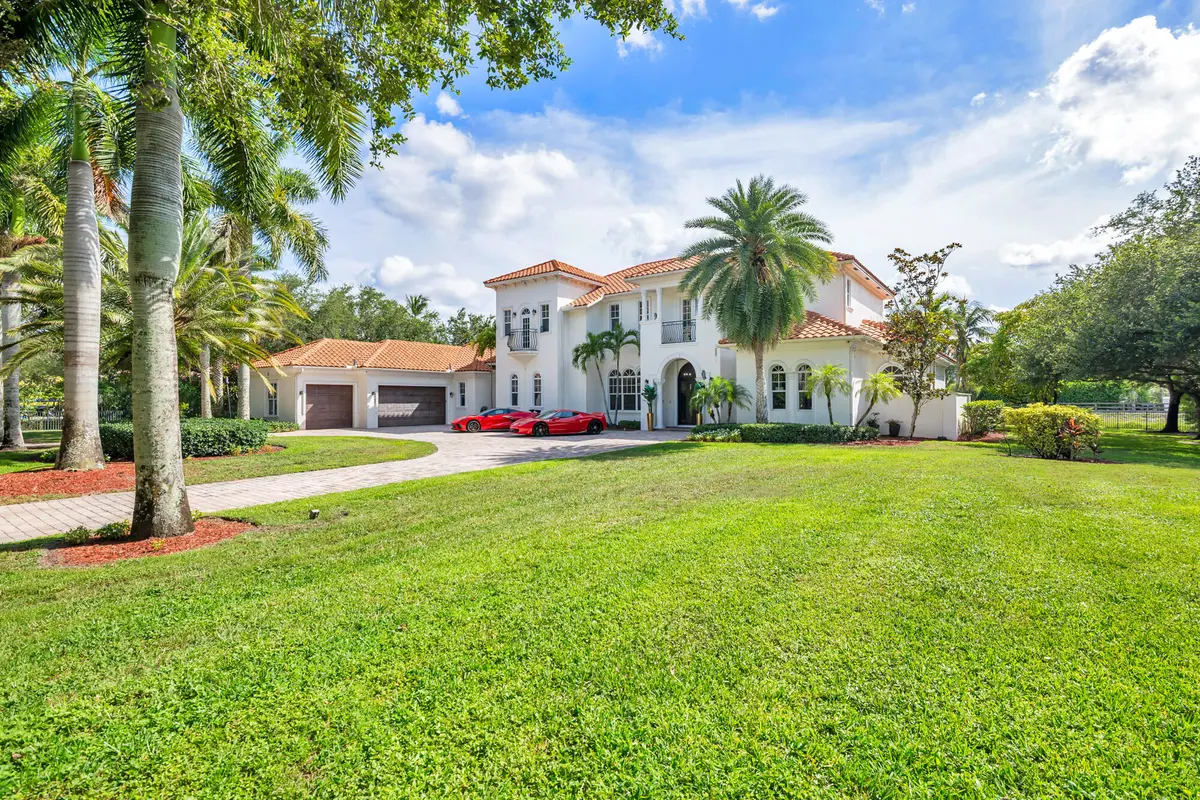 low-2 at 2685 Greenbriar Boulevard, Wellington