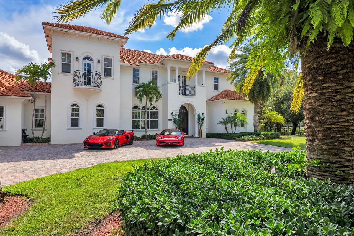 low-7 at 2685 Greenbriar Boulevard, Wellington