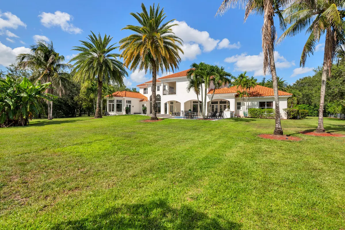 low-9 at 2685 Greenbriar Boulevard, Wellington