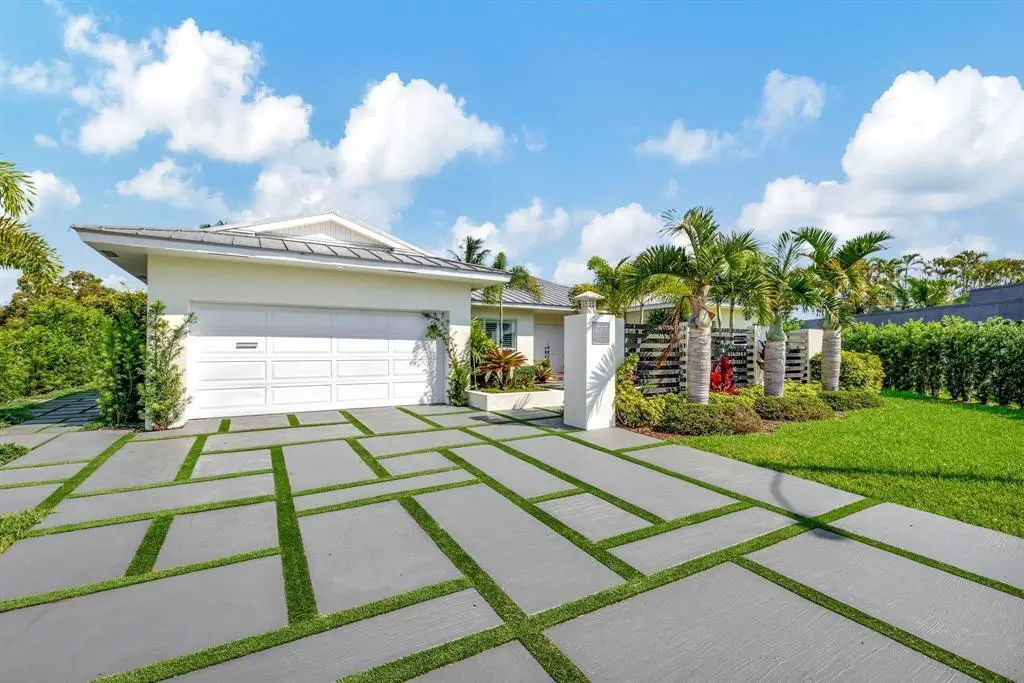 Front of Structure at 4907 Holly Drive, Tamarac