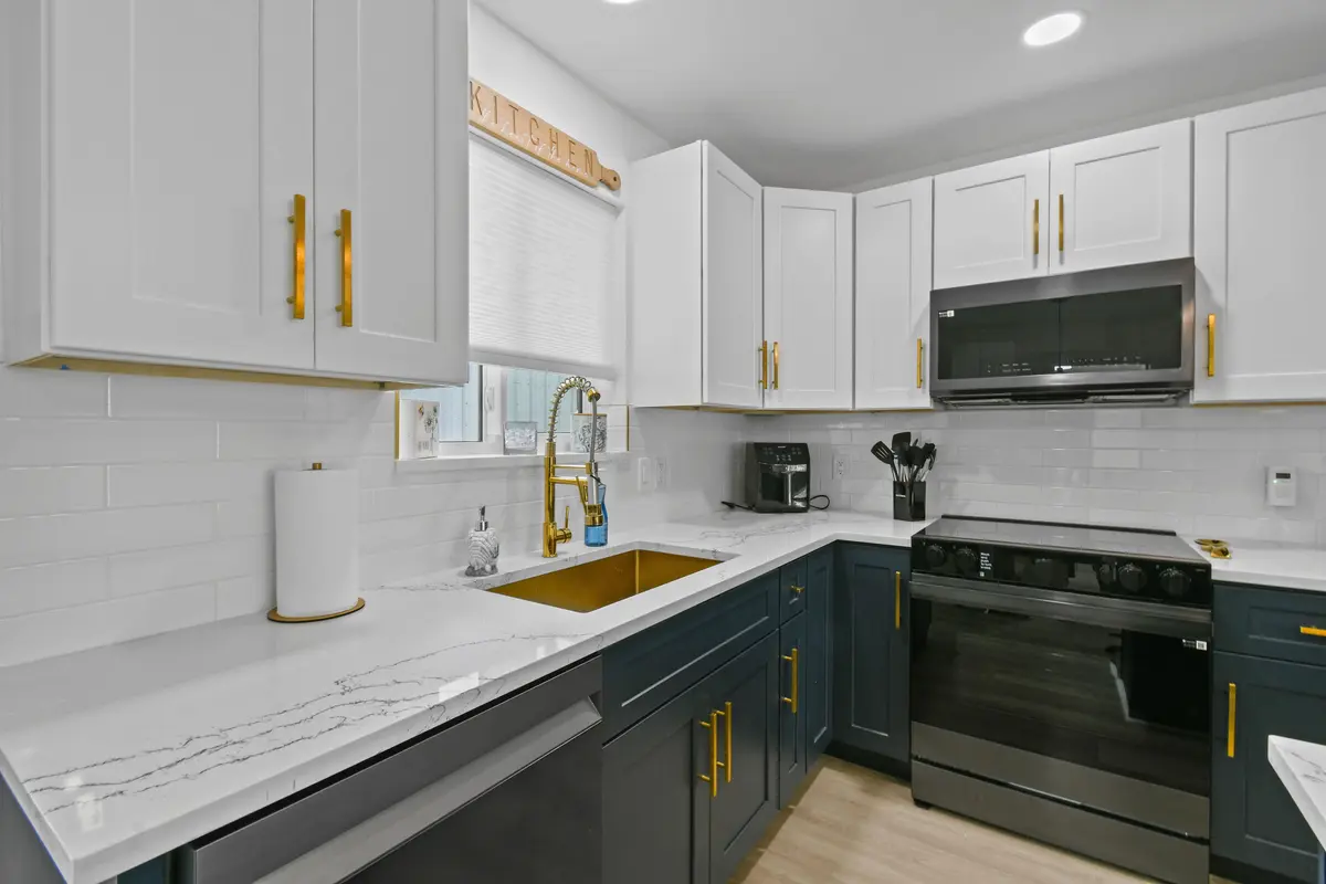 19005SESouthgateDr(15) at 19005 SE SOUTHGATE Drive, Tequesta