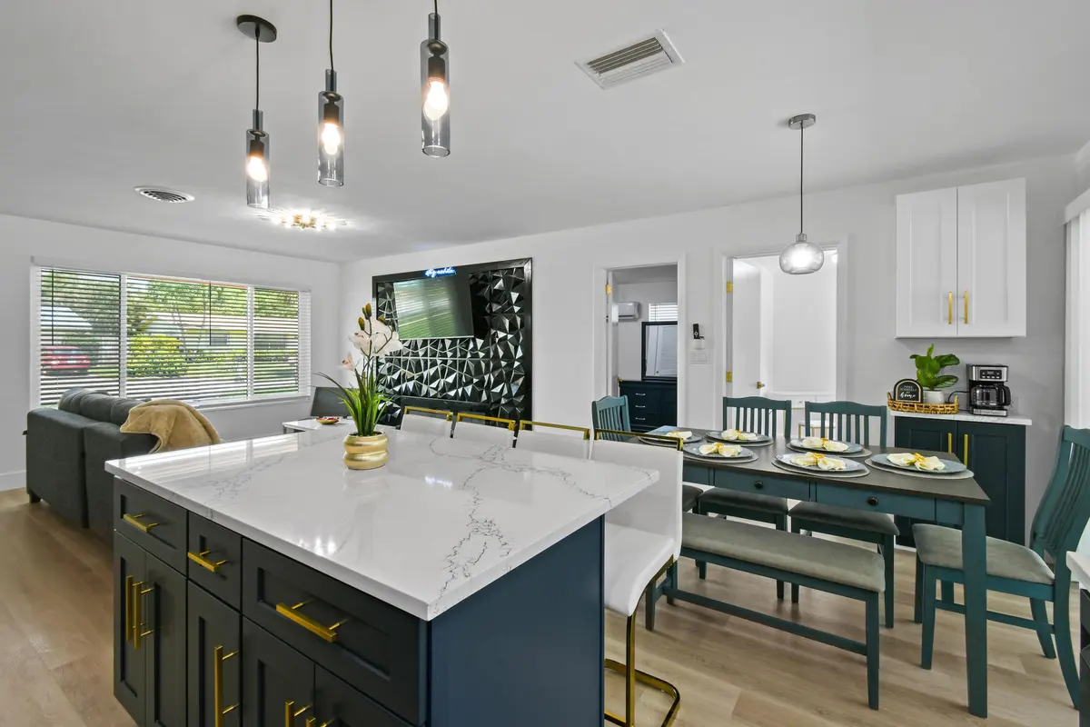 19005SESouthgateDr(16) at 19005 SE SOUTHGATE Drive, Tequesta