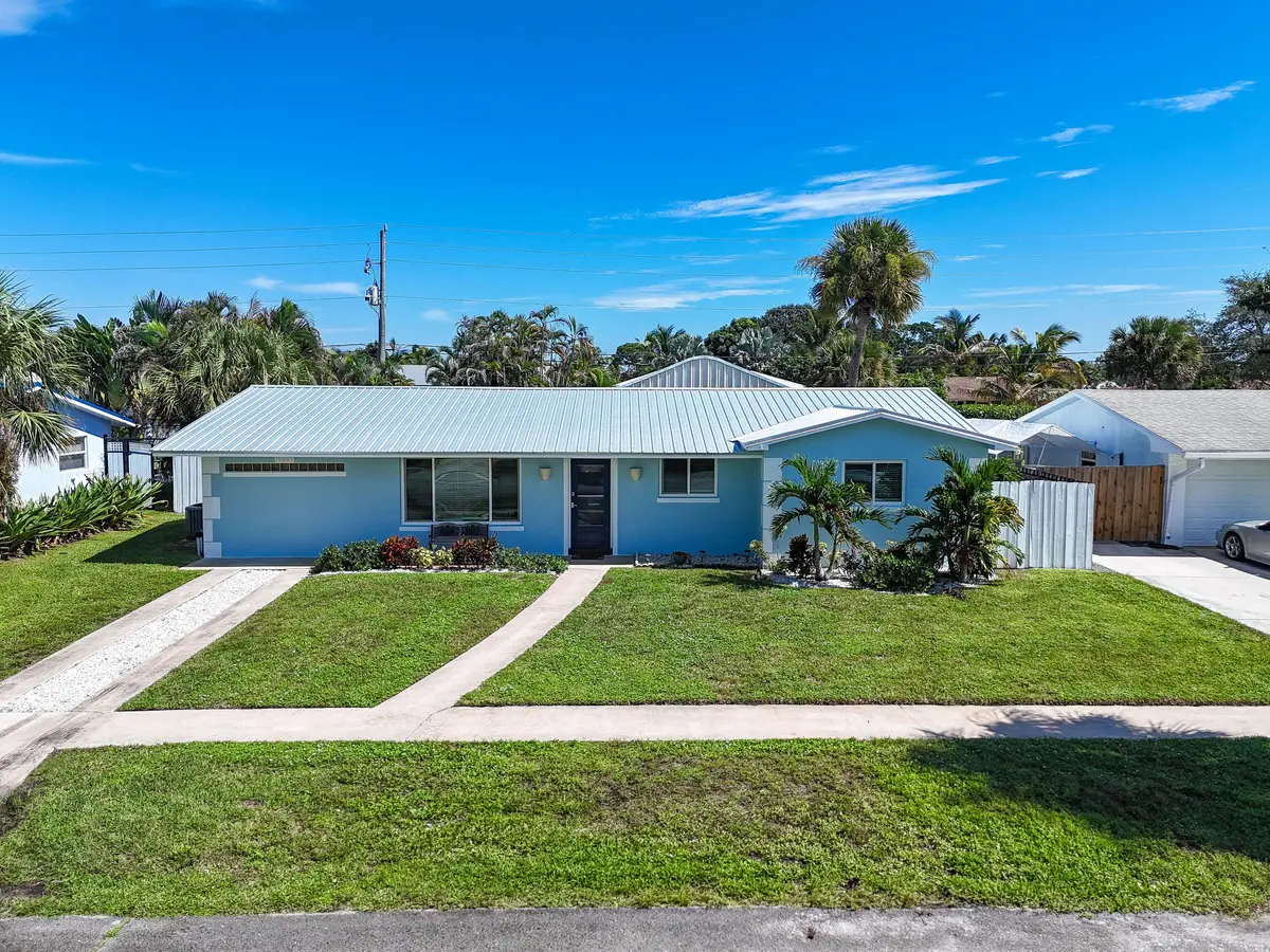 19005SESouthgateDr2026(2) (1) at 19005 SE SOUTHGATE Drive, Tequesta