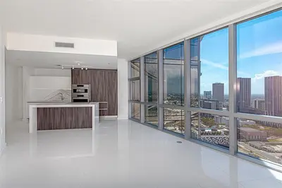 851 NE 1ST Avenue 2402, Miami – Condominium for rent