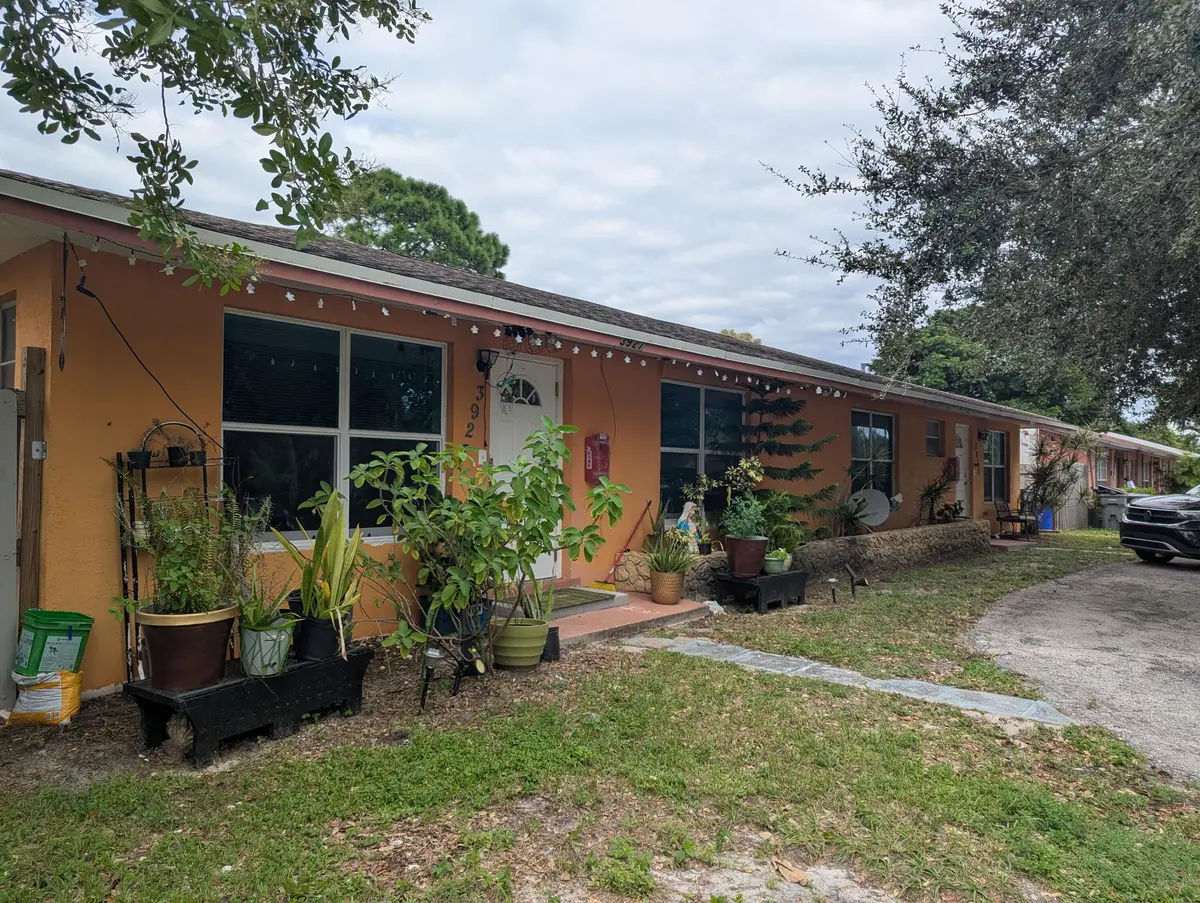 PXL_20261014_202348024 at 3925 W Roan Court, Palm Beach Gardens