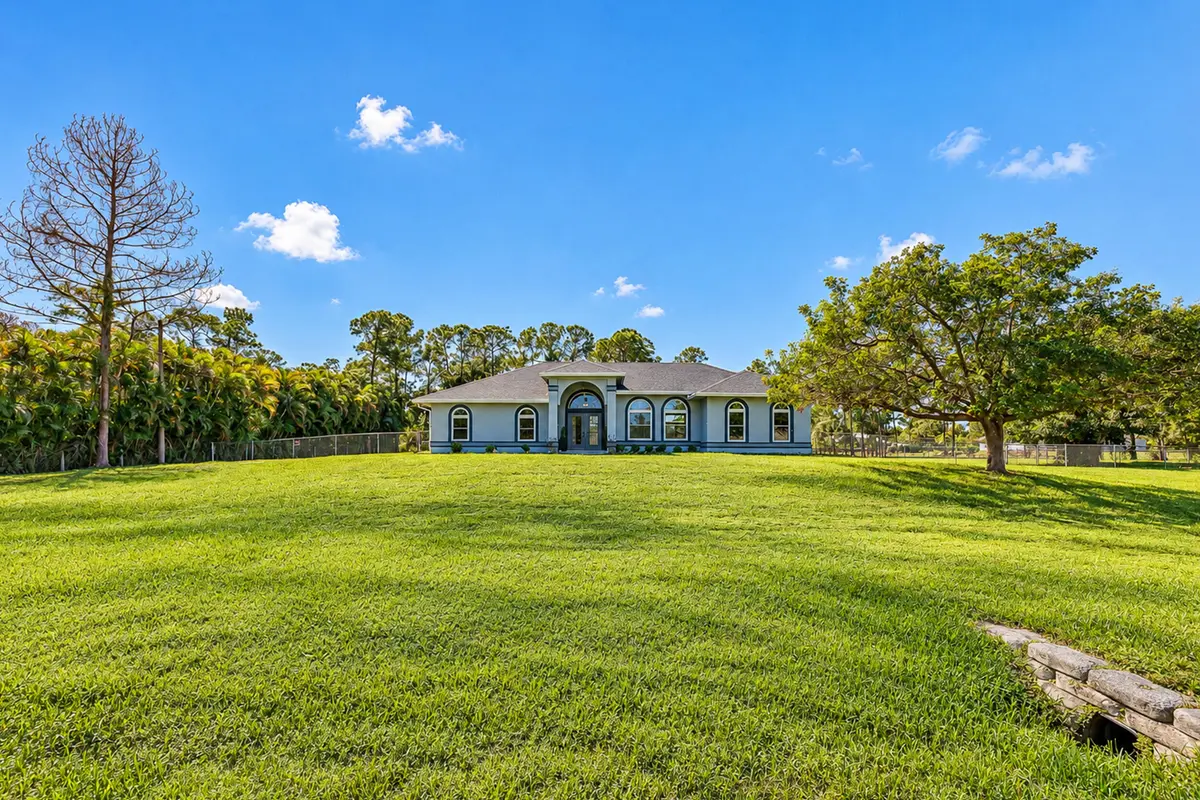 Front of house at 17226 79th Court, The Acreage