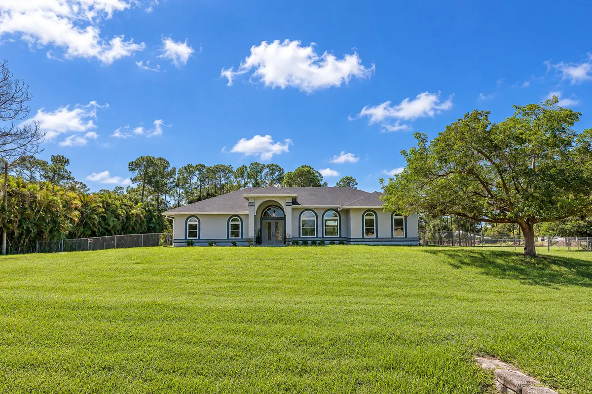 Front of house at 17226 79th Court, The Acreage