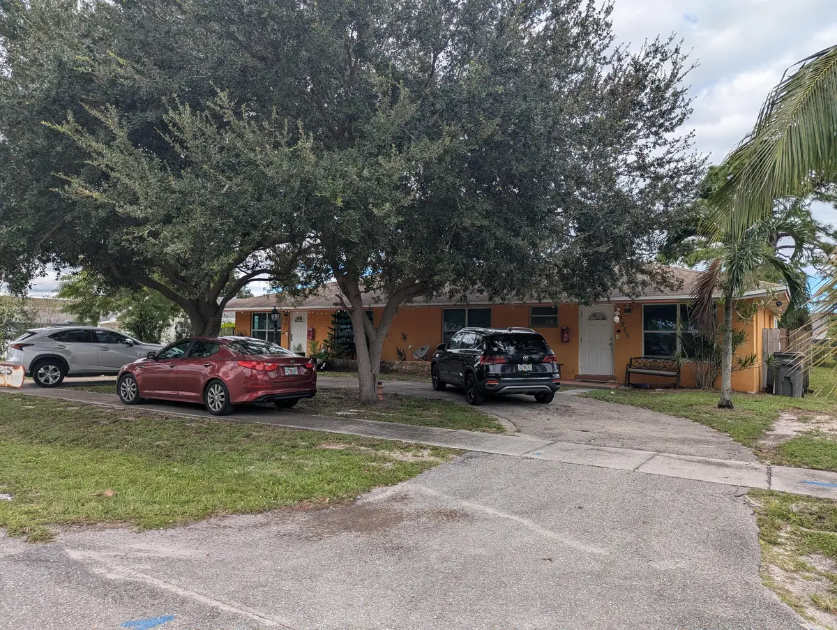 PXL_20261014_202635534 at 3925 W Roan Court, Palm Beach Gardens