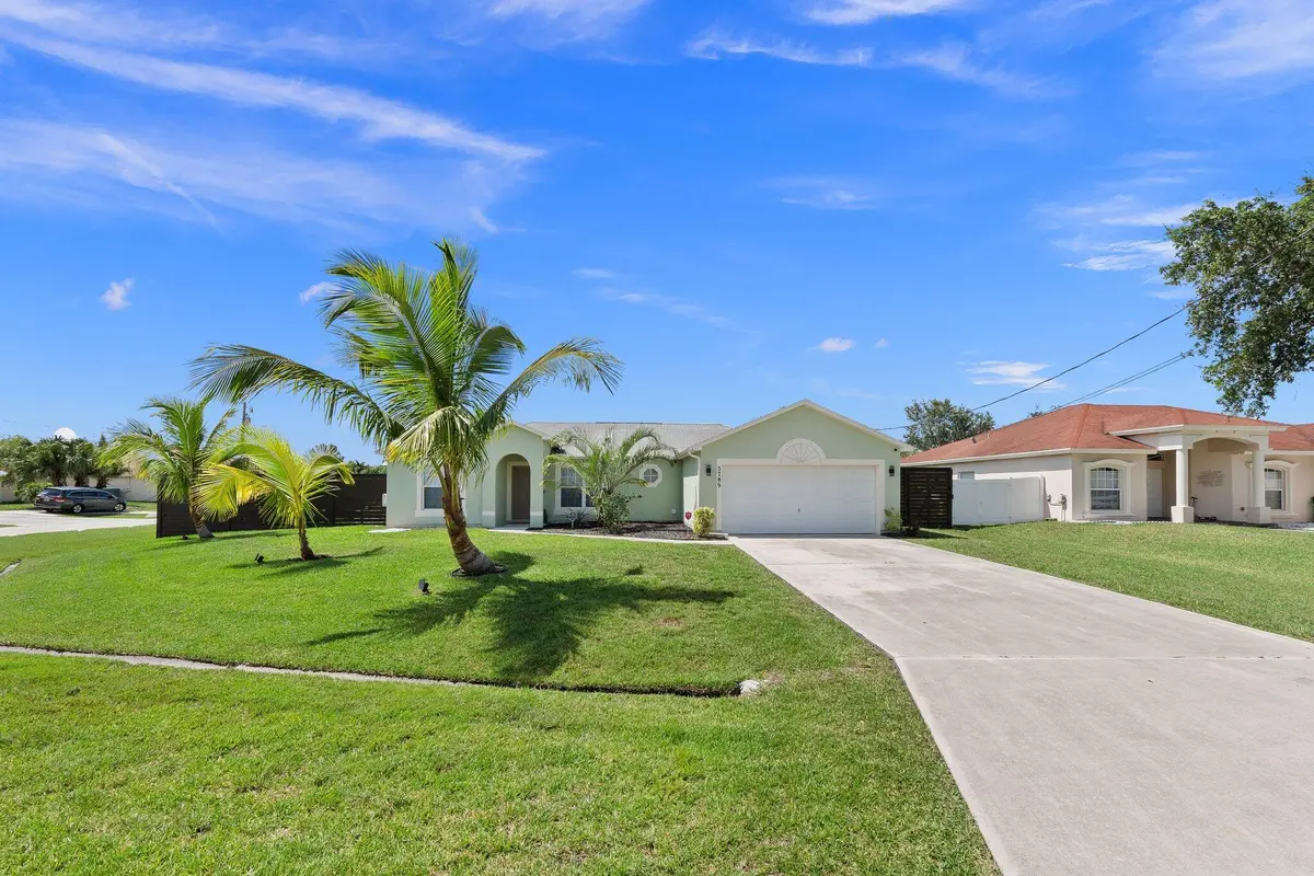 b2 at 5789 NW Belwood Circle, Port St. Lucie