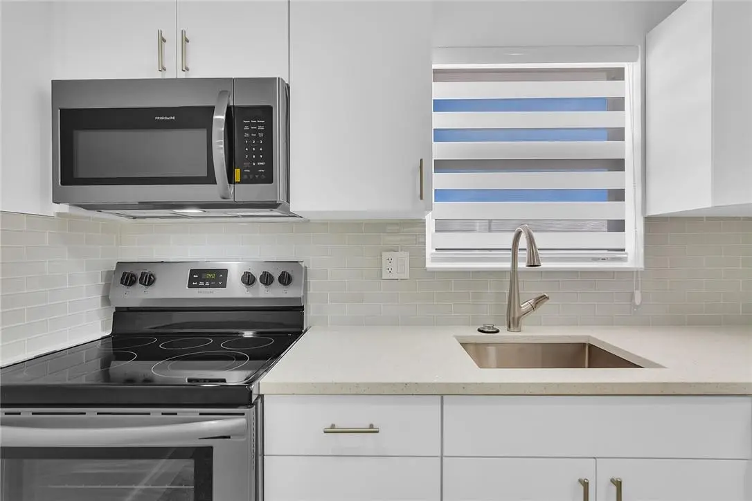 Photo 9 at 5122 NE 19th Avenue 2, Fort Lauderdale