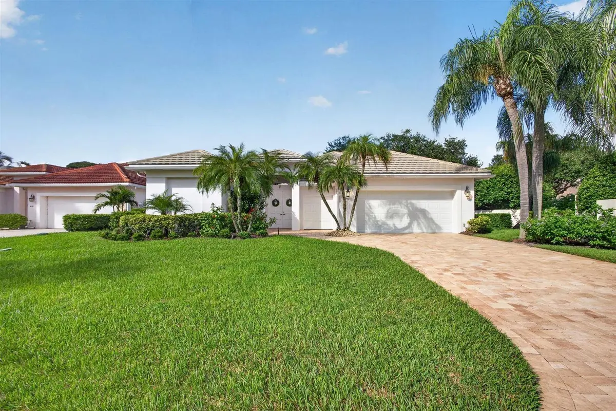 Courtyard Home at 4002 SE Henley Lane, Stuart