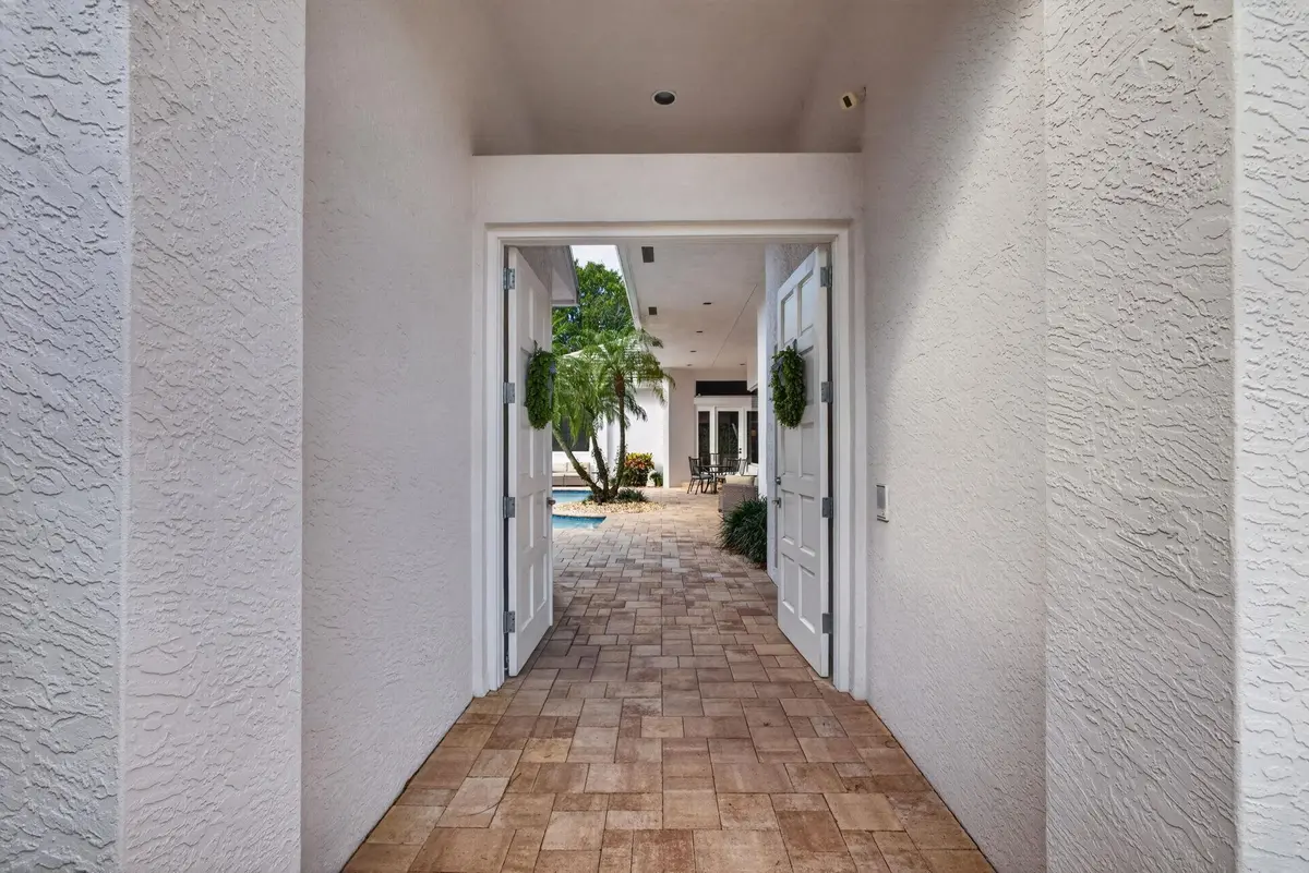 Zen Courtyard Entrance at 4002 SE Henley Lane, Stuart