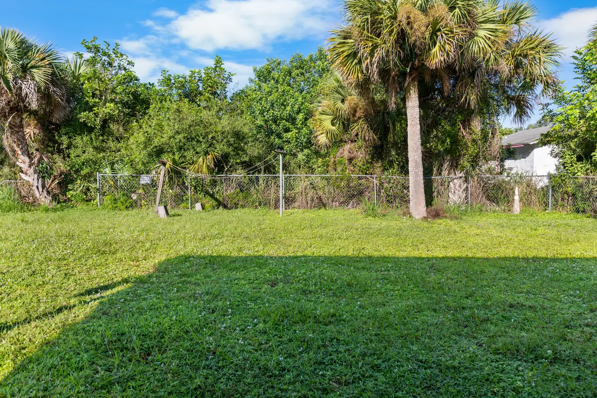 Home Sweet Home! at 4229 25th Avenue, Vero Beach