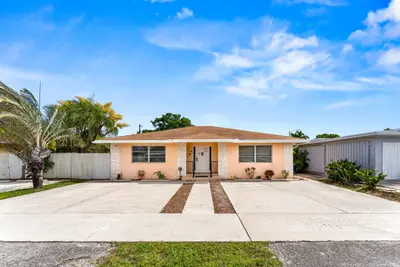 808 S BROADWAY 1, Lantana – Triplex for sale