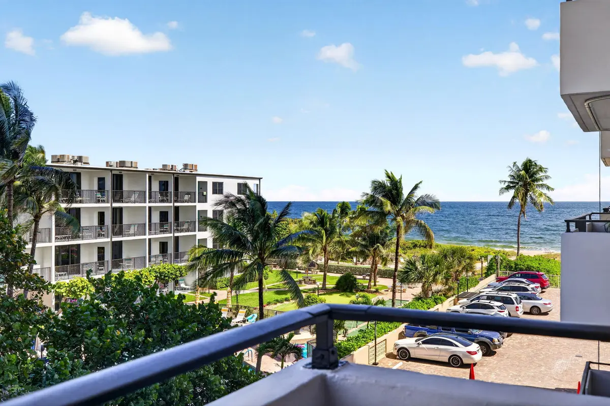 23-web-or-mls-007_699A4094 at 2000 S OCEAN Boulevard 3B, Lauderdale-By-The-Sea