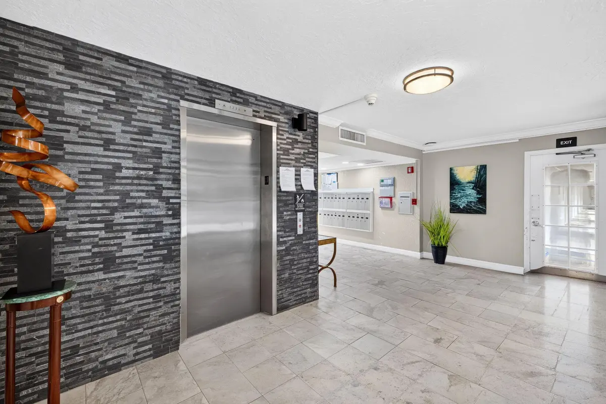 6-web-or-mls-699A3594 at 2601 S COURSE Drive 403, Pompano Beach