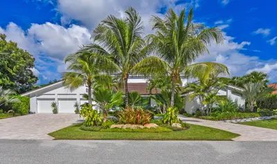 4561 OAK TREE Court, Delray Beach – Single Family Residence for sale