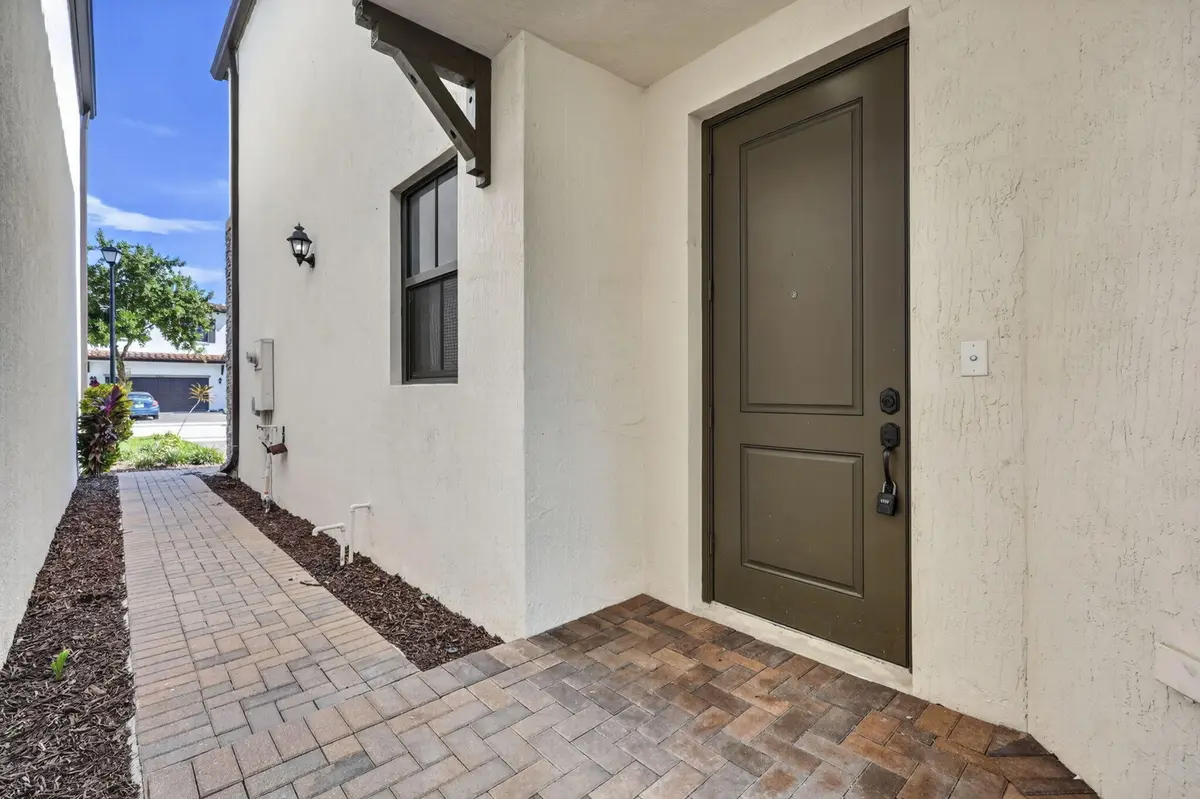 5-web-or-mls-BS1A4772 at 4009 SEQUOIA Place, Riviera Beach