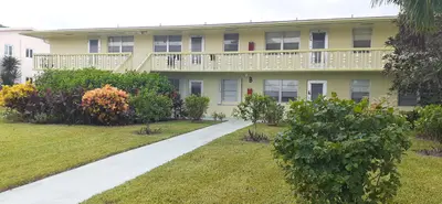 26 Sheffield B, West Palm Beach – Condominium for sale