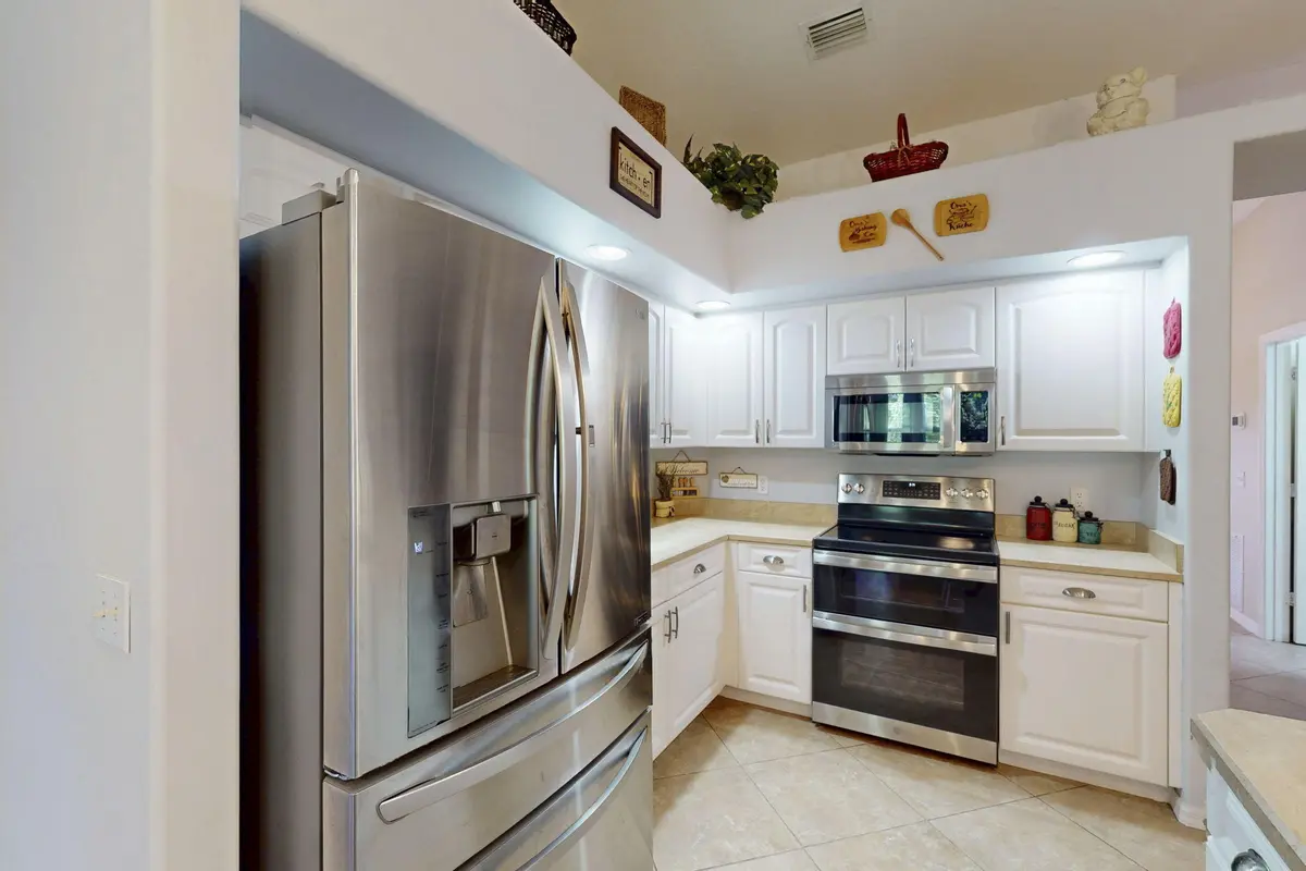 23-web-or-mls-01_ipixx_13 at 7746 101st Court, Vero Beach
